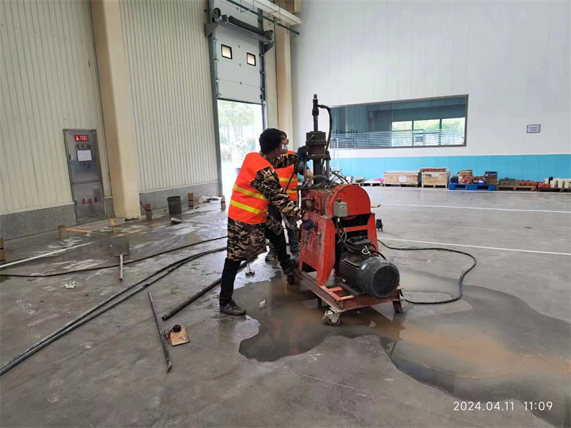 荣成厂房地面下沉塌陷注浆加固施工